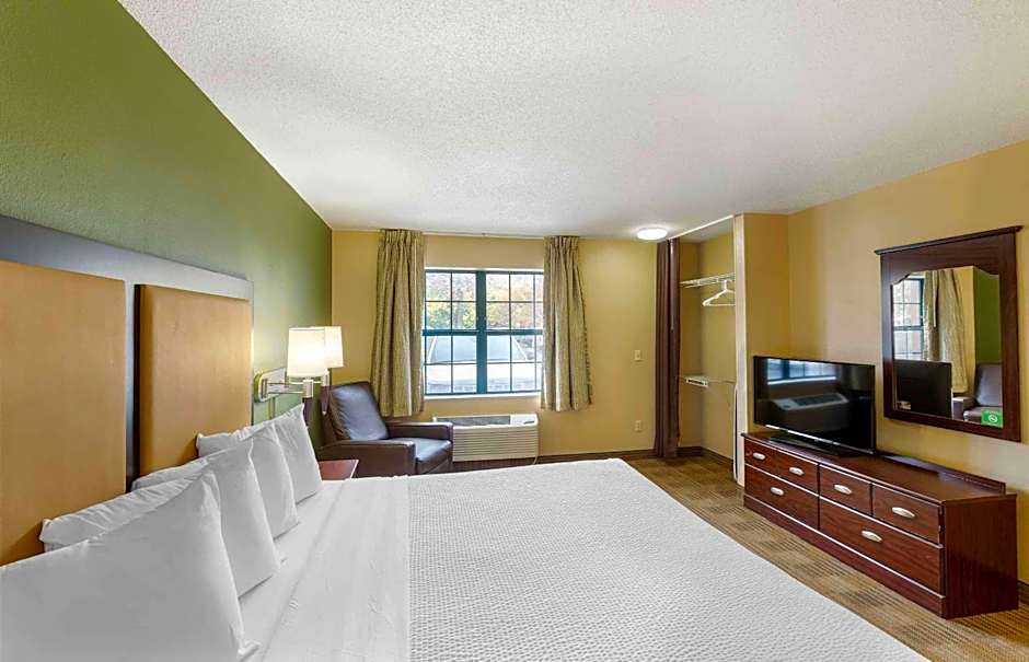 Extended Stay America Select Suites - Milwaukee - Waukesha