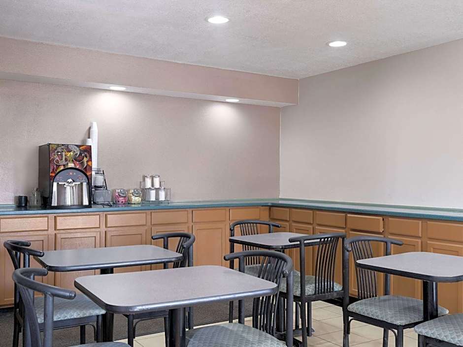 Travelodge by Wyndham Tucson AZ