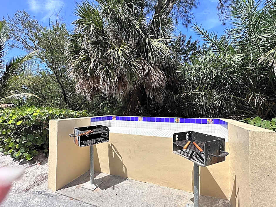 Coco Plum Beach & Tennis Club & Marina