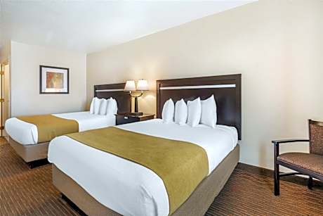 2 Queen Beds Non-Smoking Refrigerator Wi-Fi Full Breakfast