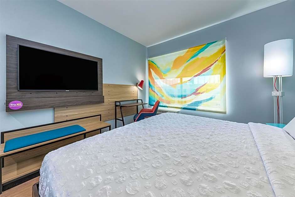 Tru by Hilton the Colony