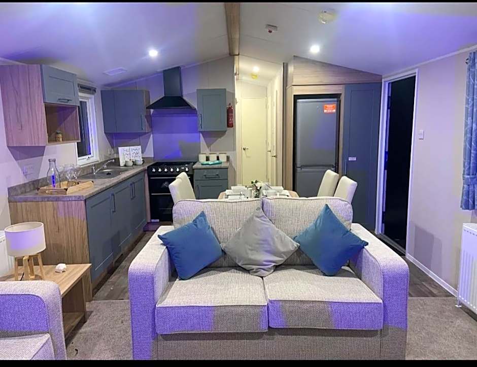 Southview Holiday Park, Deluxe Caravan