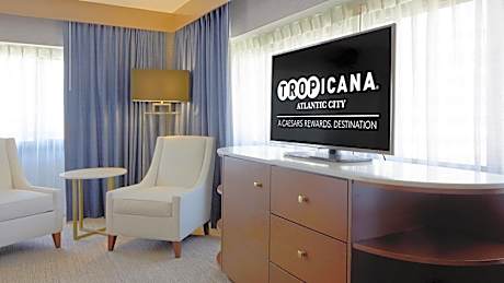 South Ocean View Deluxe Room 1 King Non-Smoking