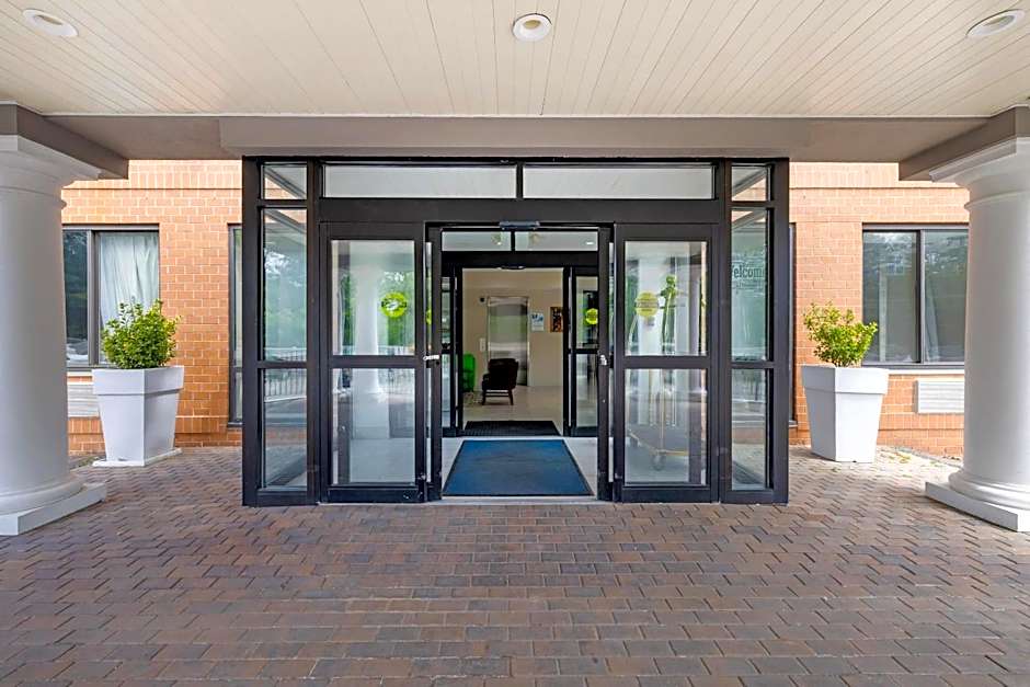 Country Inn & Suites By Radisson Staten Island NY