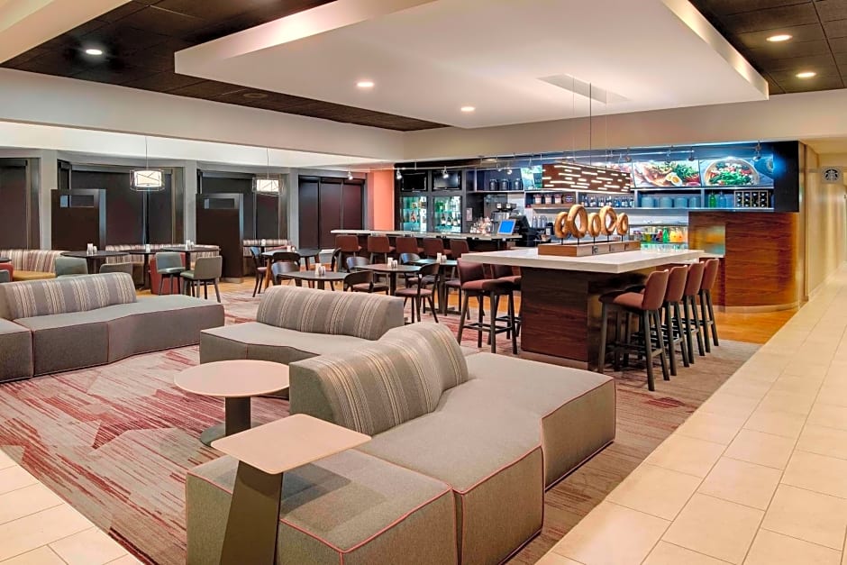 Courtyard by Marriott Savannah Midtown