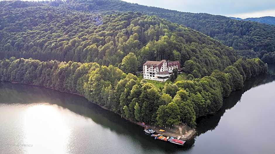 Hotel Valea cu Pesti