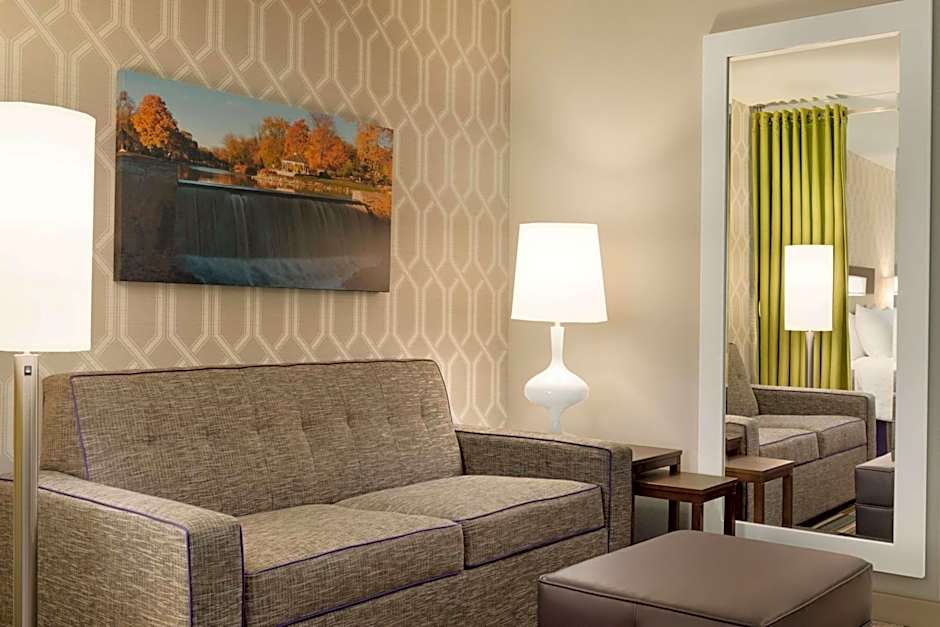 Home2 Suites By Hilton Menomonee Falls Milwaukee