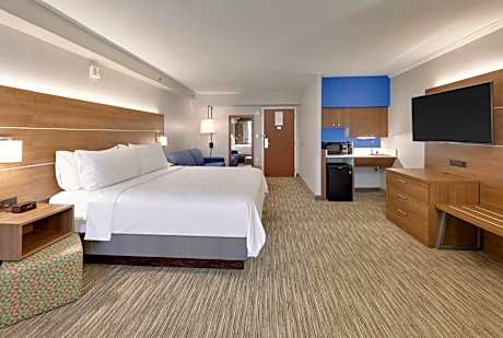 King Suite - Non-Smoking