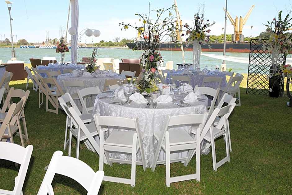 Holiday Inn Tuxpan - Convention Center By IHG