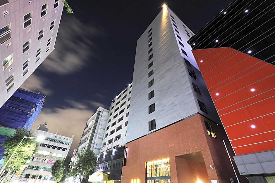 HOTEL498