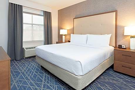 1 King Hearing Acc - Wellness Studio Suite