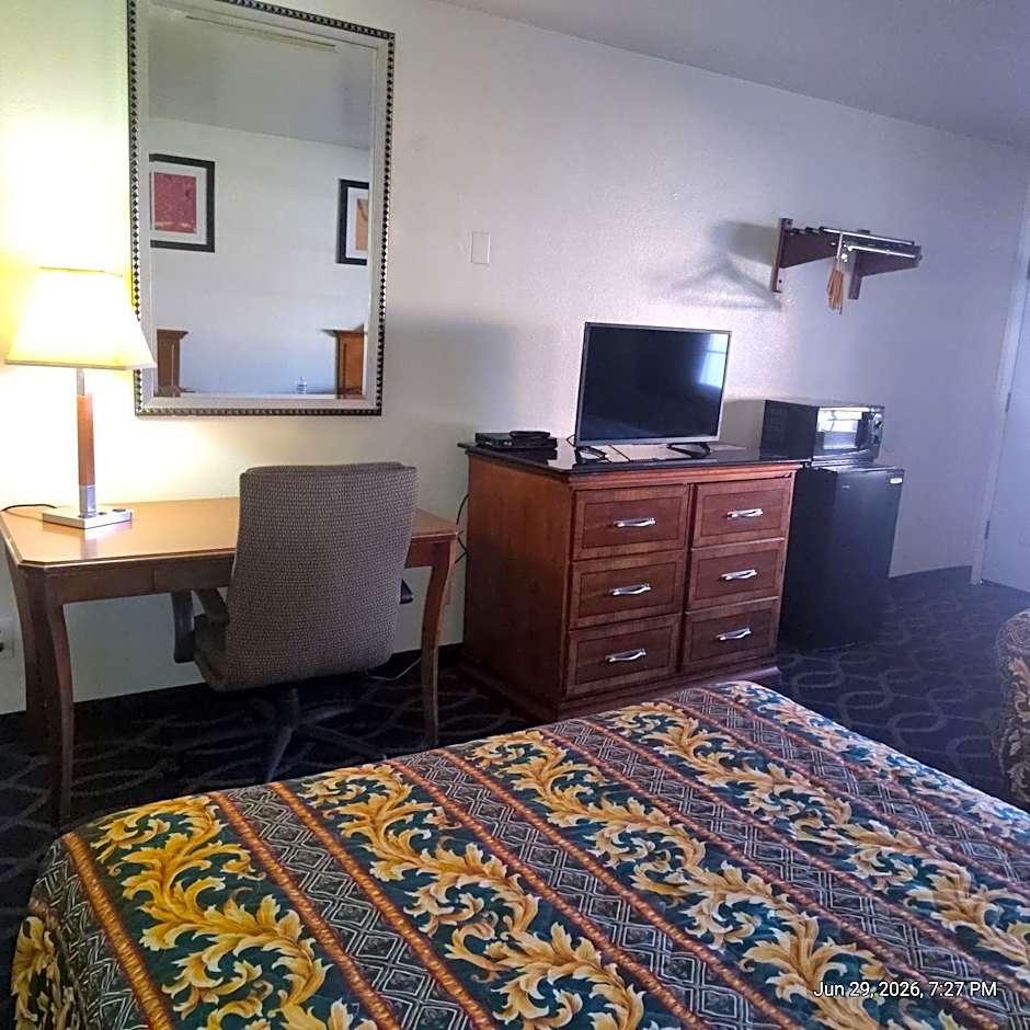 Holiday Motel Oakdale