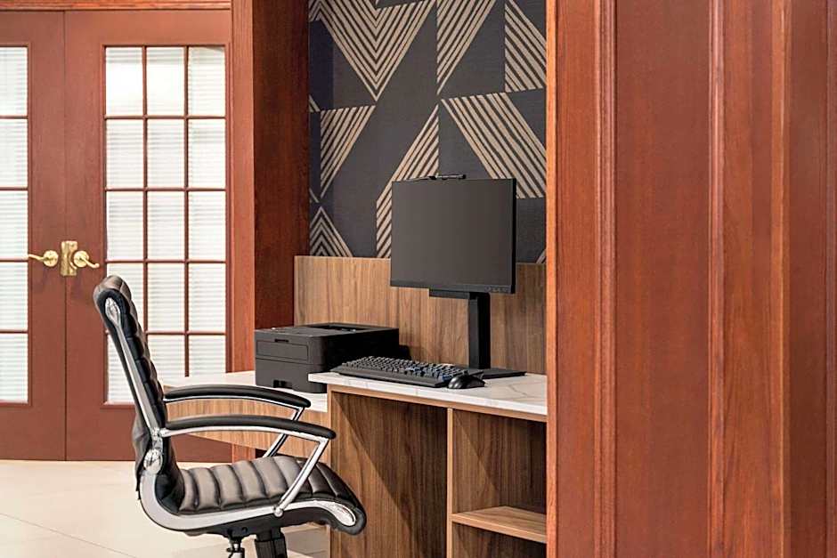 La Quinta Inn & Suites by Wyndham Madison American Center