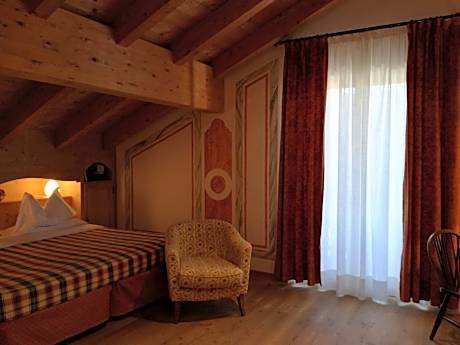 Superior Double or Twin Room with Mountain View