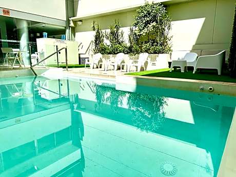 Recoleta Plaza by Ayres