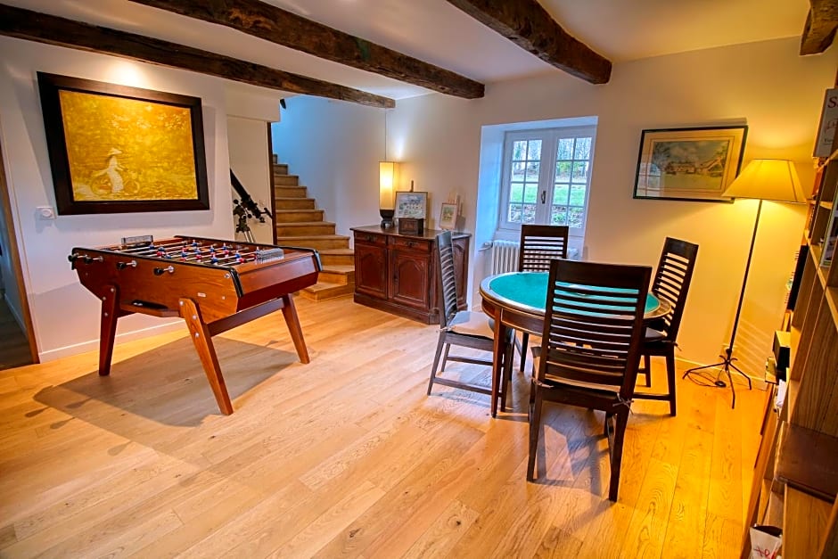 KERBELEG, ferme-manoir du XVè siècle, chambres grand confort