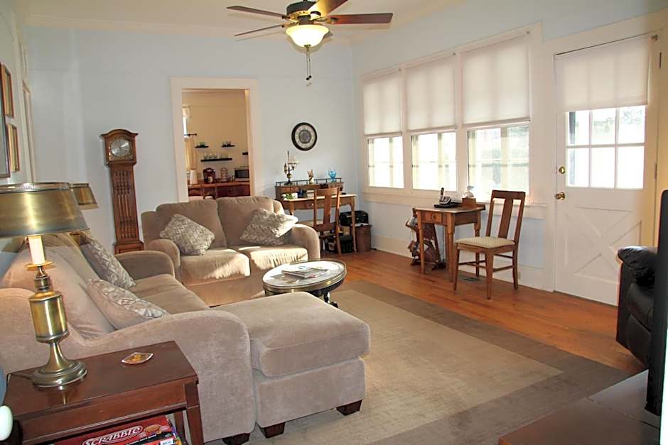 Riverboat Bed & Breakfast