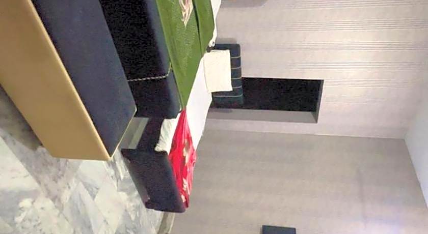 Hotel Sareena Residence