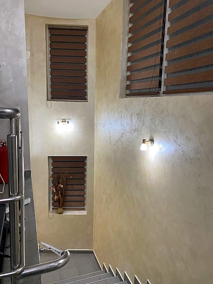 KM 80 Restaurant & Hotel