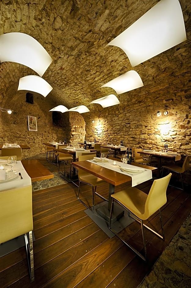 Golden Angel Suites by Adrez