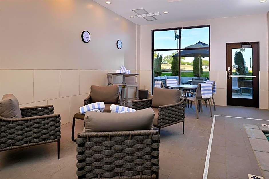 Hampton Inn by Hilton Cedar Falls Downtown