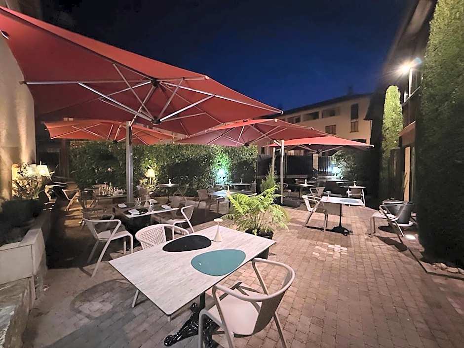 Le Victor Hugo - Hôtel et Restaurant - Logis Hôtels