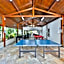 Flat estudio 110 Amarilis Riviera de São Lourenço, 03 piscina climatizada, serviço de hotelaria, limpesa e troca de toalhas diária, carregador veiculo elétrico e servico de praia finais de semana WiFi 500