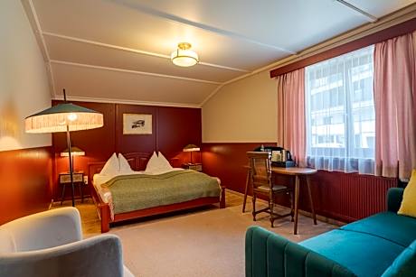 Double Room with Mountain View