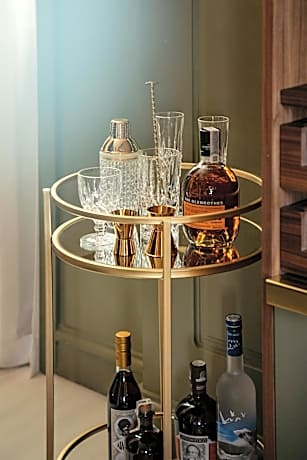 Presidential Penthouse Suite Red Level