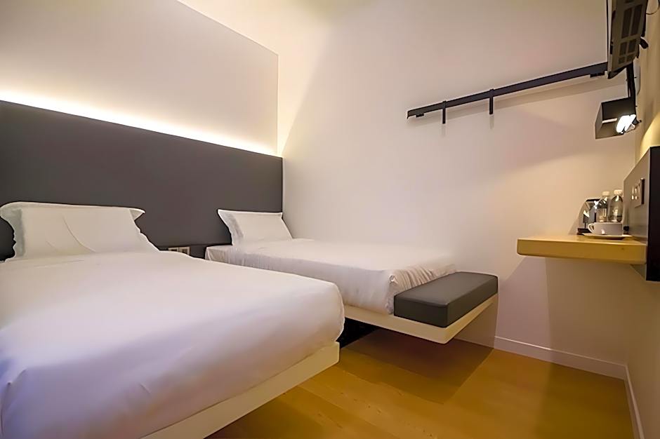 Mode Inn Icon City