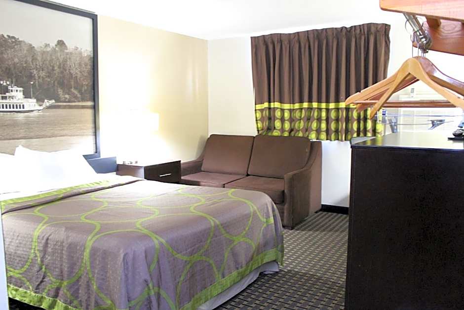 Super 8 by Wyndham Clear Lake