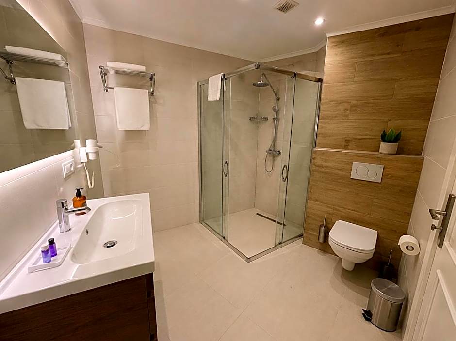 Photo 1 of 1 of Small Double Room