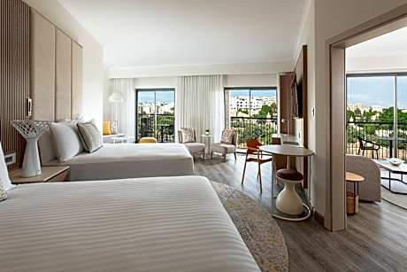 Executive Suite with M Club Lounge Access