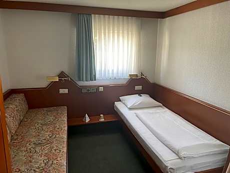 Budget Twin Room