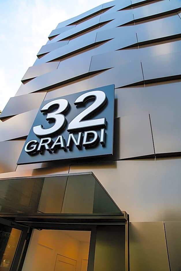 GRANDI 32 Boutique Residence