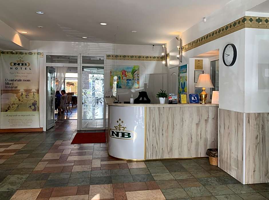 NB hotel with free parking