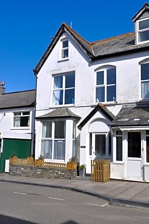 Gordon House B & B