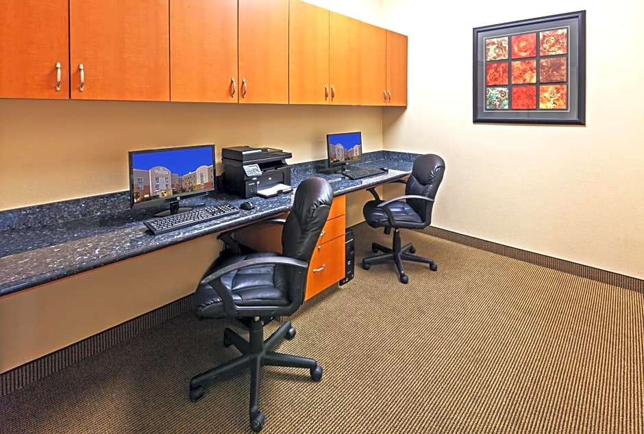 Candlewood Suites Pearland By IHG