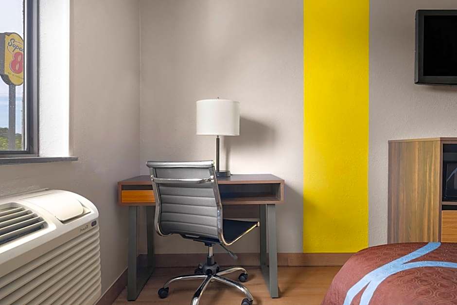 Super 8 by Wyndham Farmville