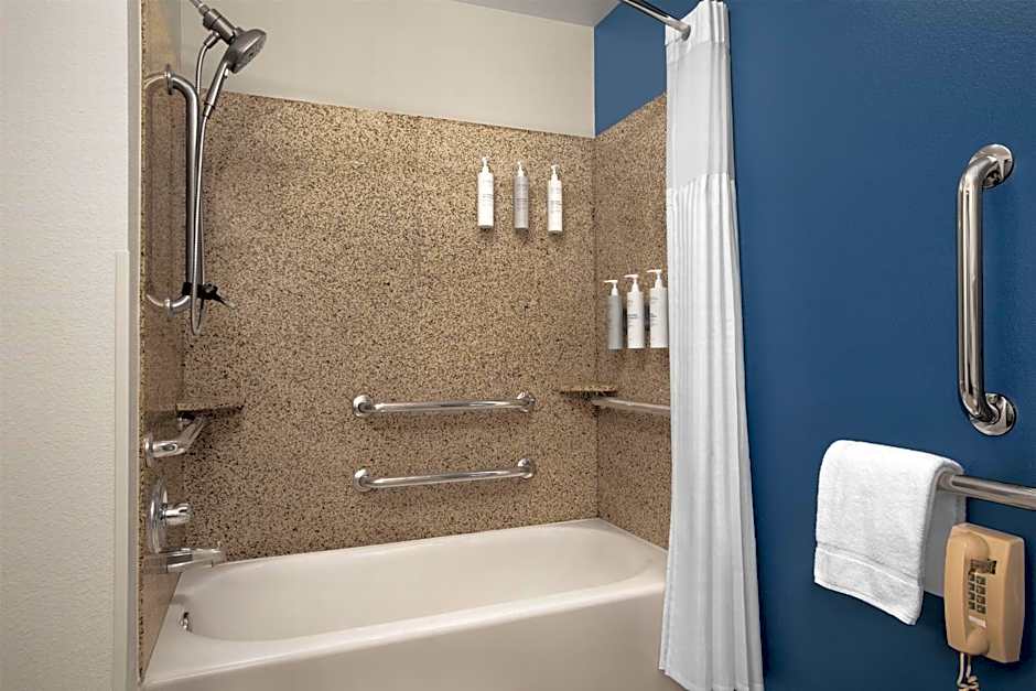 Spark by Hilton Washington Meadowlands Blvd