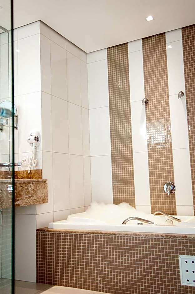 Nobile Suites Gran Lumni