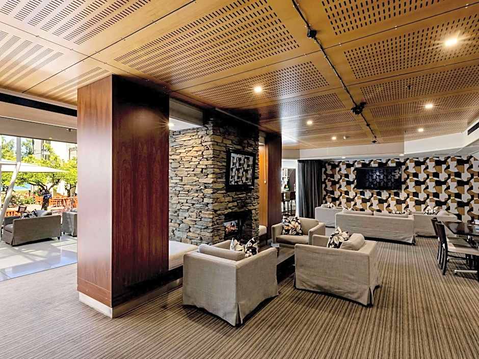 Novotel Queenstown Lakeside