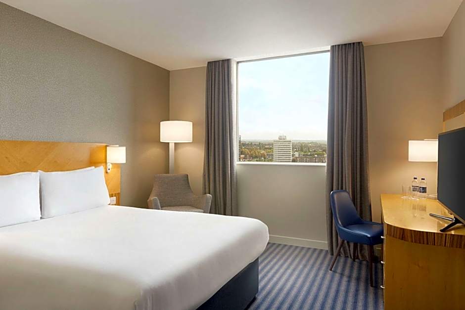 Ramada Hotel & Suites by Wyndham Coventry