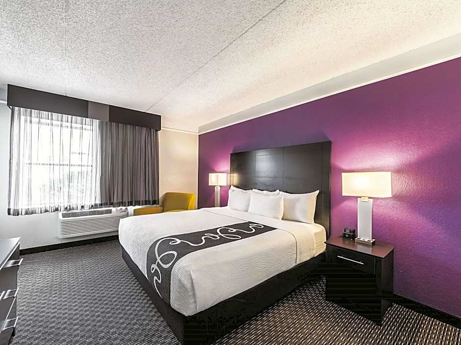 La Quinta Inn & Suites by Wyndham San Antonio Downtown