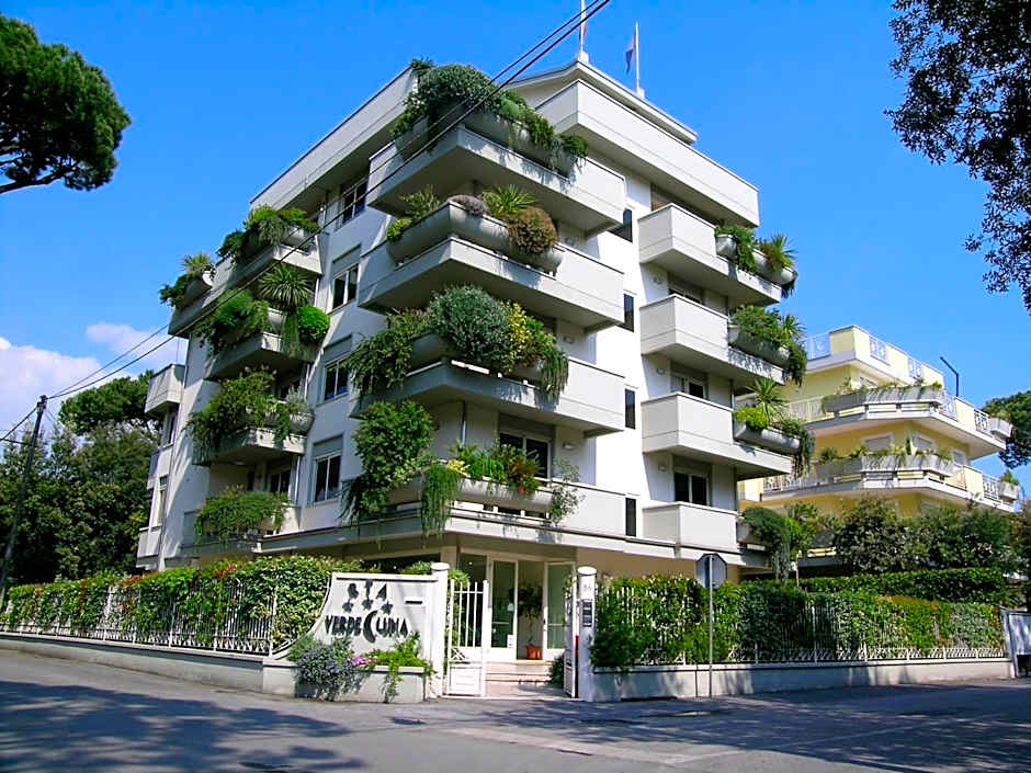 Verdeluna ApartHotel