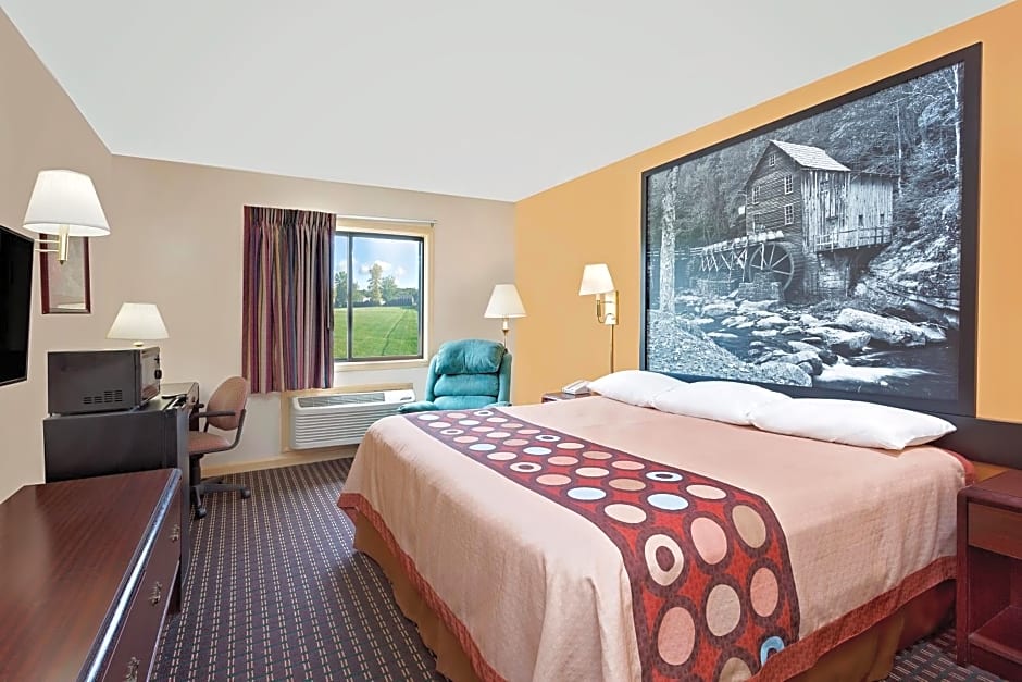 Super 8 by Wyndham Hillsville