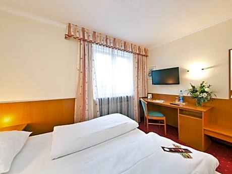 Double Queen Size Room
