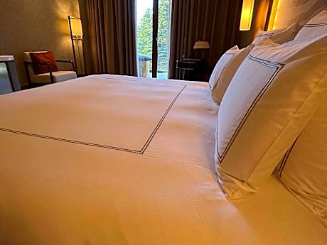 Swiss Executive King Room with Forest View