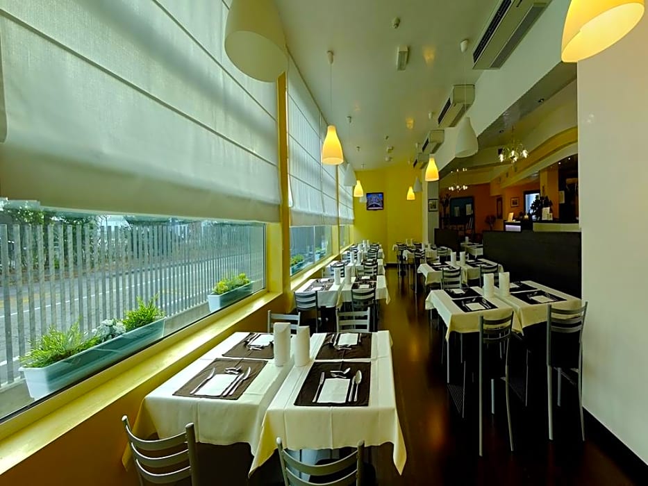 Hotel Alveri