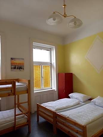 Single Bed in 6-Bed Dormitory Room